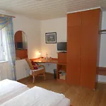 Wein- Und Gaestehaus M. Bai Mesenich