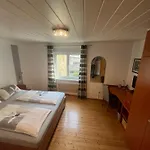 Wein- Und Gaestehaus M. Bai 게스트하우스 3*