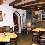 Guest house Wein- Und Gaestehaus M. Bai Mesenich