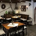 Wein- Und Gaestehaus M. Bai Guest house Mesenich