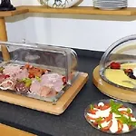 Wein- Und Gaestehaus M. Bai 게스트하우스 3*