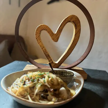 Wein- Und Gaestehaus M. Bai Мезених