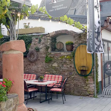Gasthuis Wein- Und Gaestehaus M. Bai