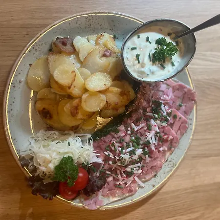 Wein- Und Gaestehaus M. Bai