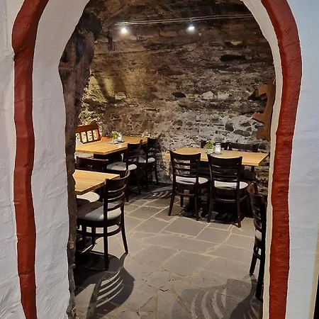 Wein- Und Gaestehaus M. Bai Gasthuis