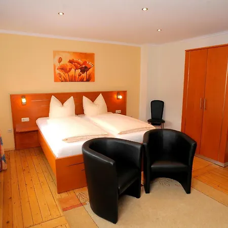 Гостевой дом Wein- Und Gaestehaus M. Bai 3*