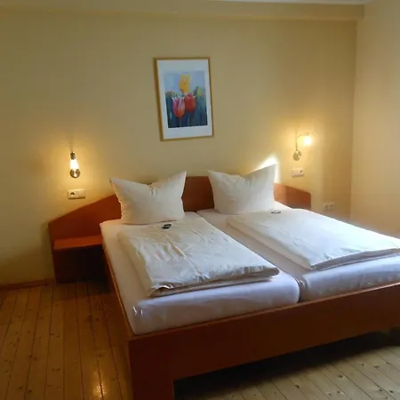 Wein- Und Gaestehaus M. Bai 3*