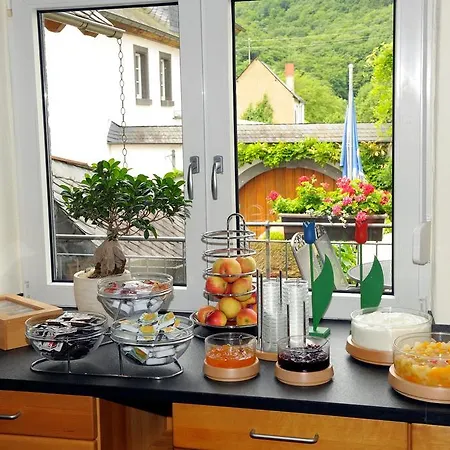 Wein- Und Gaestehaus M. Bai