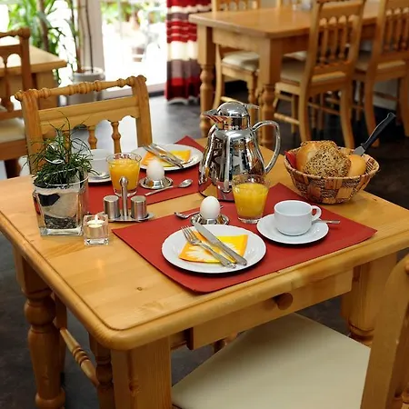 Gasthuis Wein- Und Gaestehaus M. Bai 3*