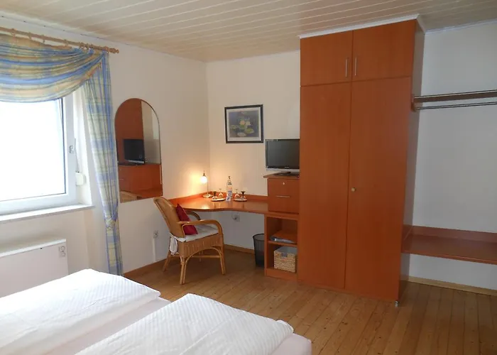 Wein- Und Gaestehaus M. Bai Mesenich