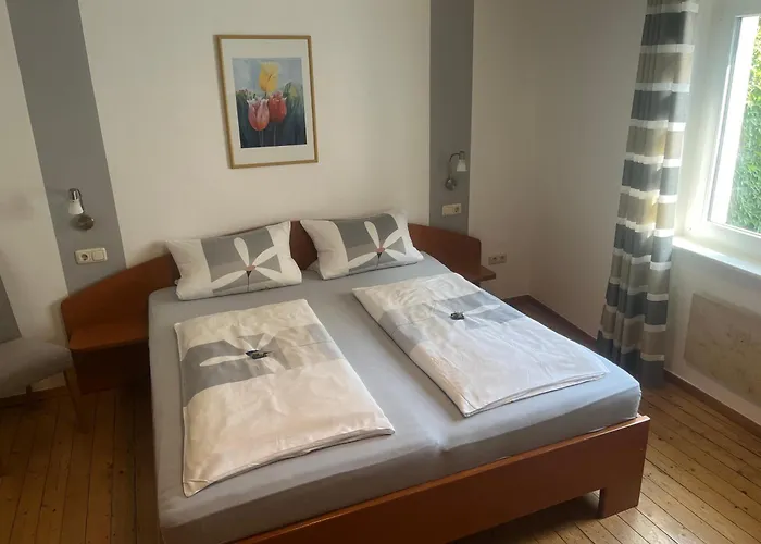 Casa de hóspedes Wein- Und Gaestehaus M. Bai 3*