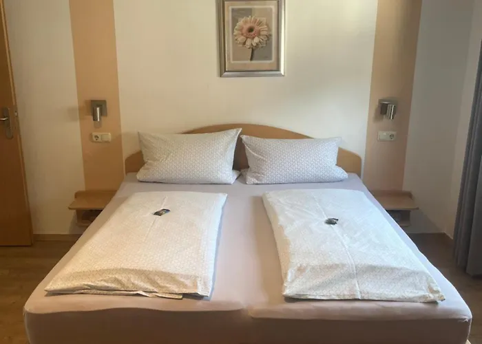 Wein- Und Gaestehaus M. Bai 3*