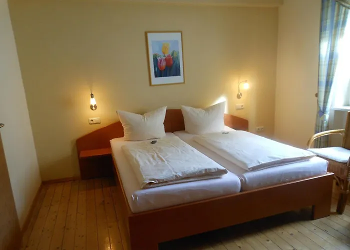 Wein- Und Gaestehaus M. Bai 3*